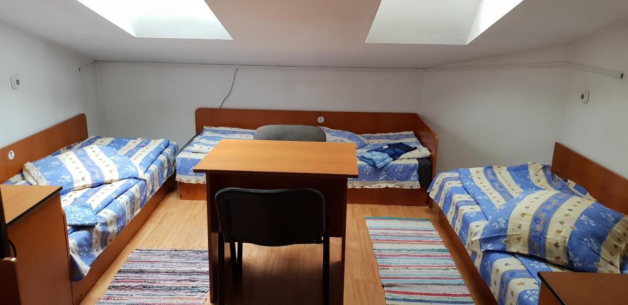 Kollege Hostel Kluż-Napoka Zewnętrze zdjęcie