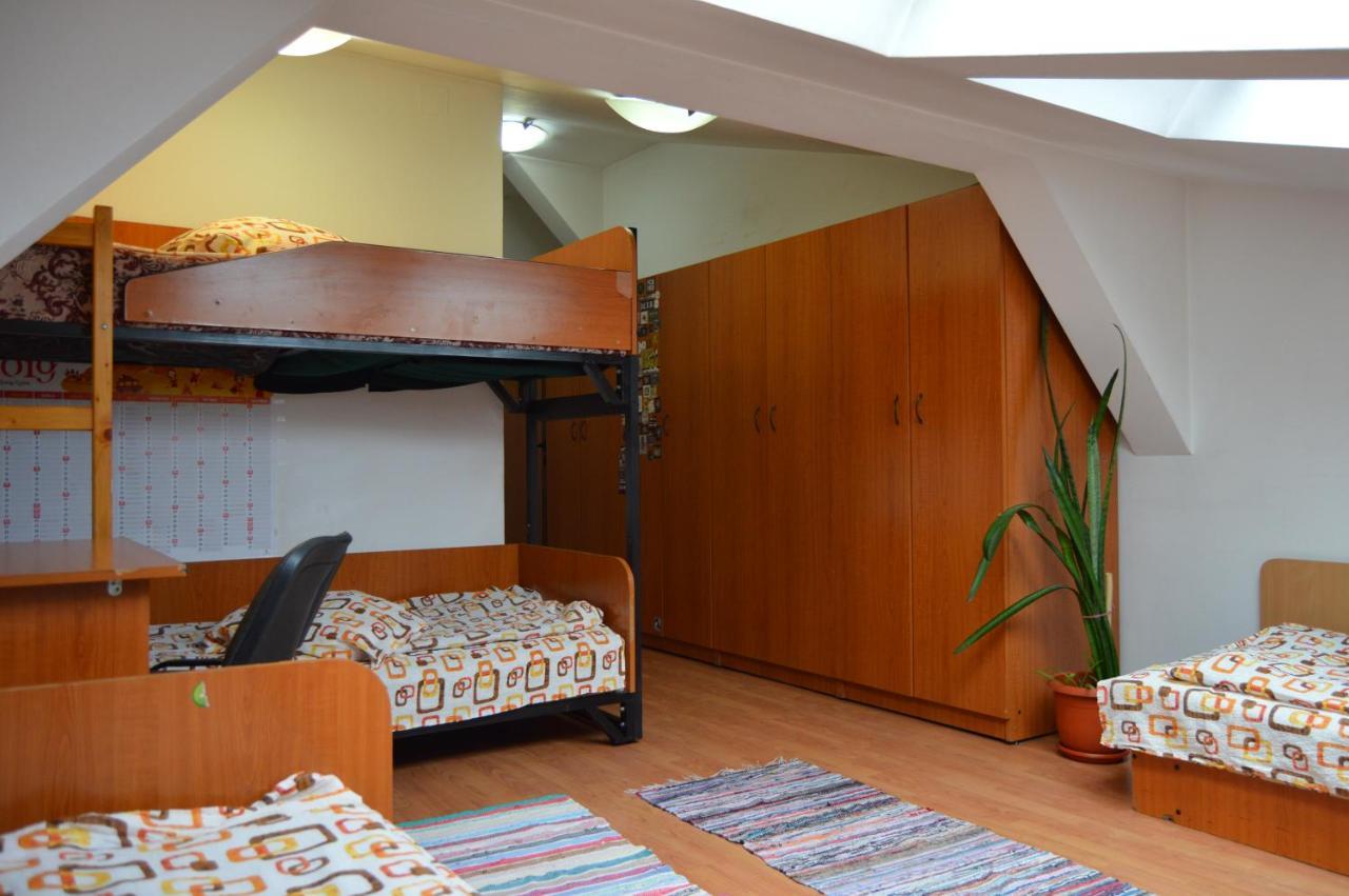 Kollege Hostel Kluż-Napoka Zewnętrze zdjęcie