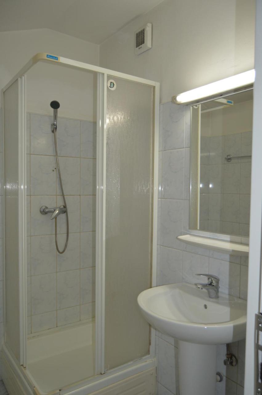 Kollege Hostel Kluż-Napoka Zewnętrze zdjęcie