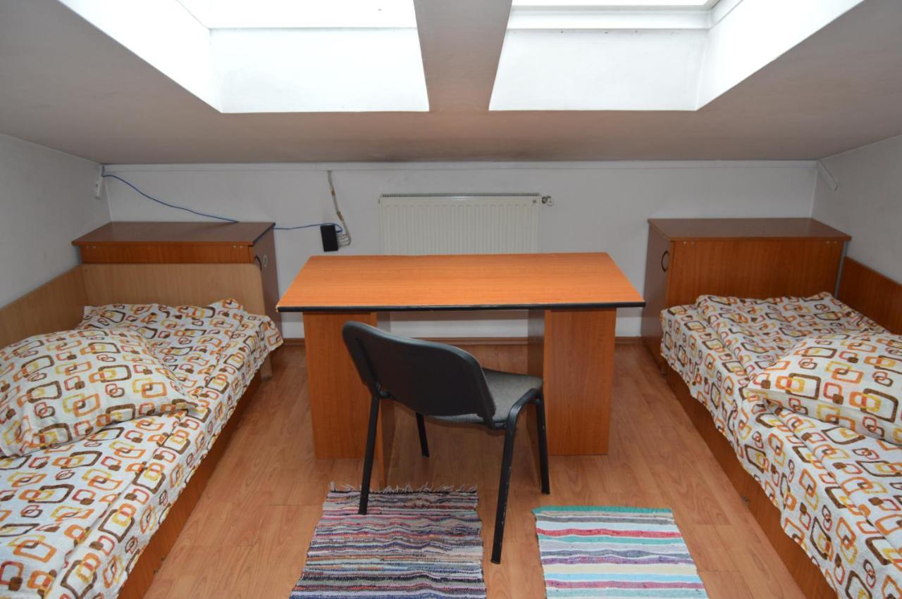 Kollege Hostel Kluż-Napoka Zewnętrze zdjęcie