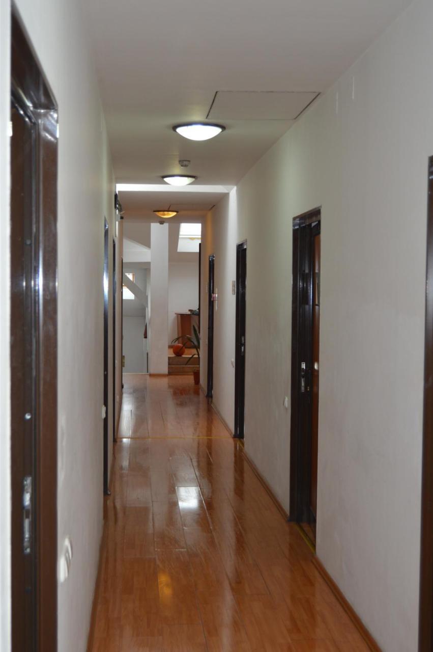 Kollege Hostel Kluż-Napoka Zewnętrze zdjęcie